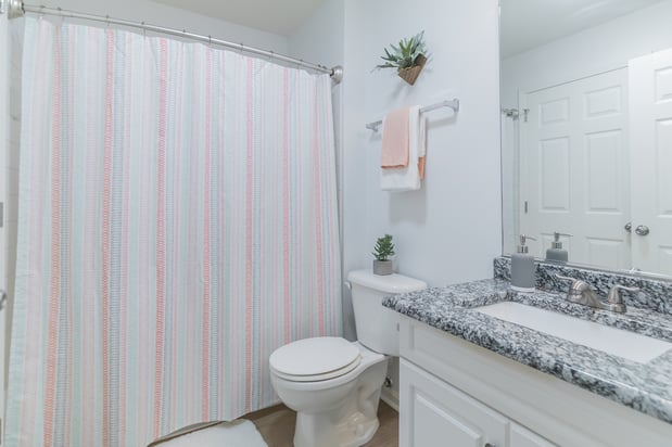 Images Eagle Rock Apartments at Freehold