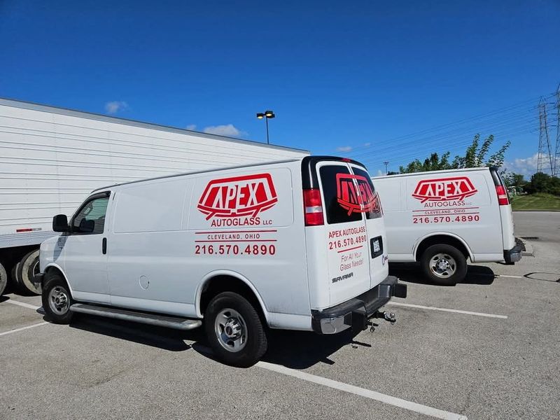 Images Apex Auto Glass LLC