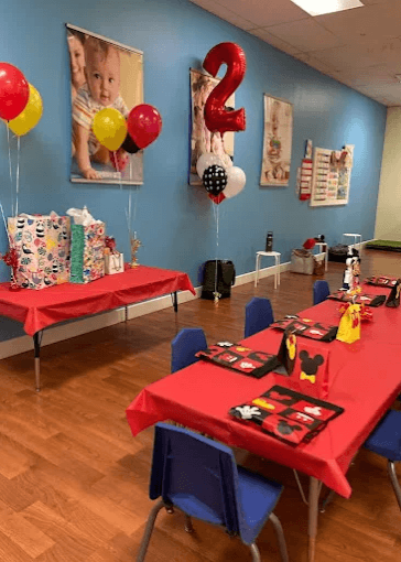 Step into a bright play space where your child is free to explore at their own pace. Gymboree’s play spaces in Columbus are thoughtfully arranged to help babies, toddlers, and preschoolers try new things with confidence.