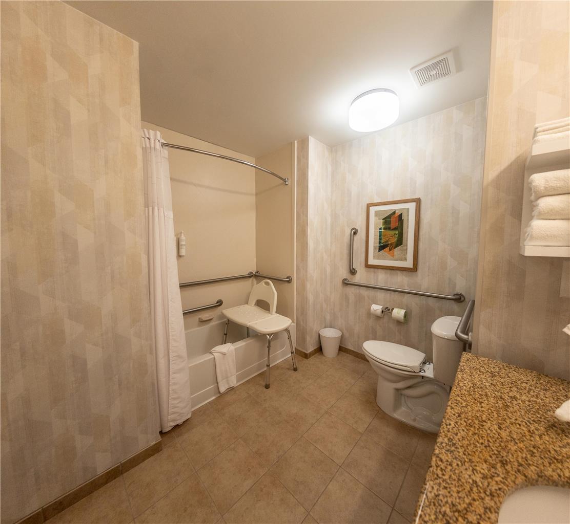 Guest room bath