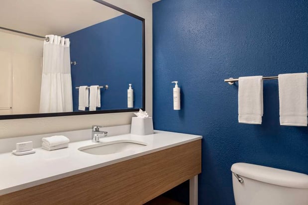Images Spark by Hilton Orlando Universal Blvd