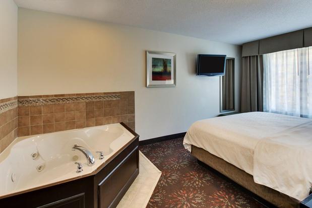 Images Holiday Inn Express & Suites Lancaster-Lititz, an IHG Hotel