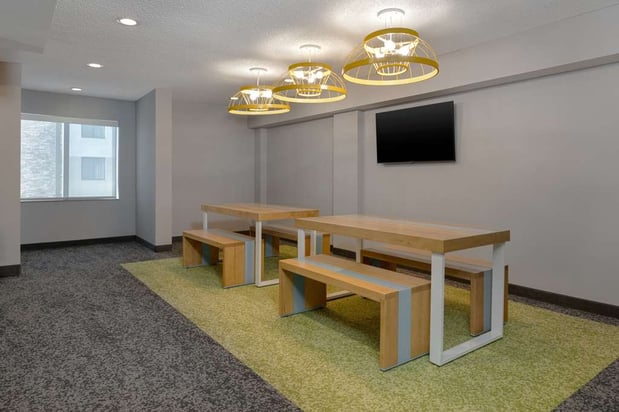 Images Spark by Hilton Bentonville