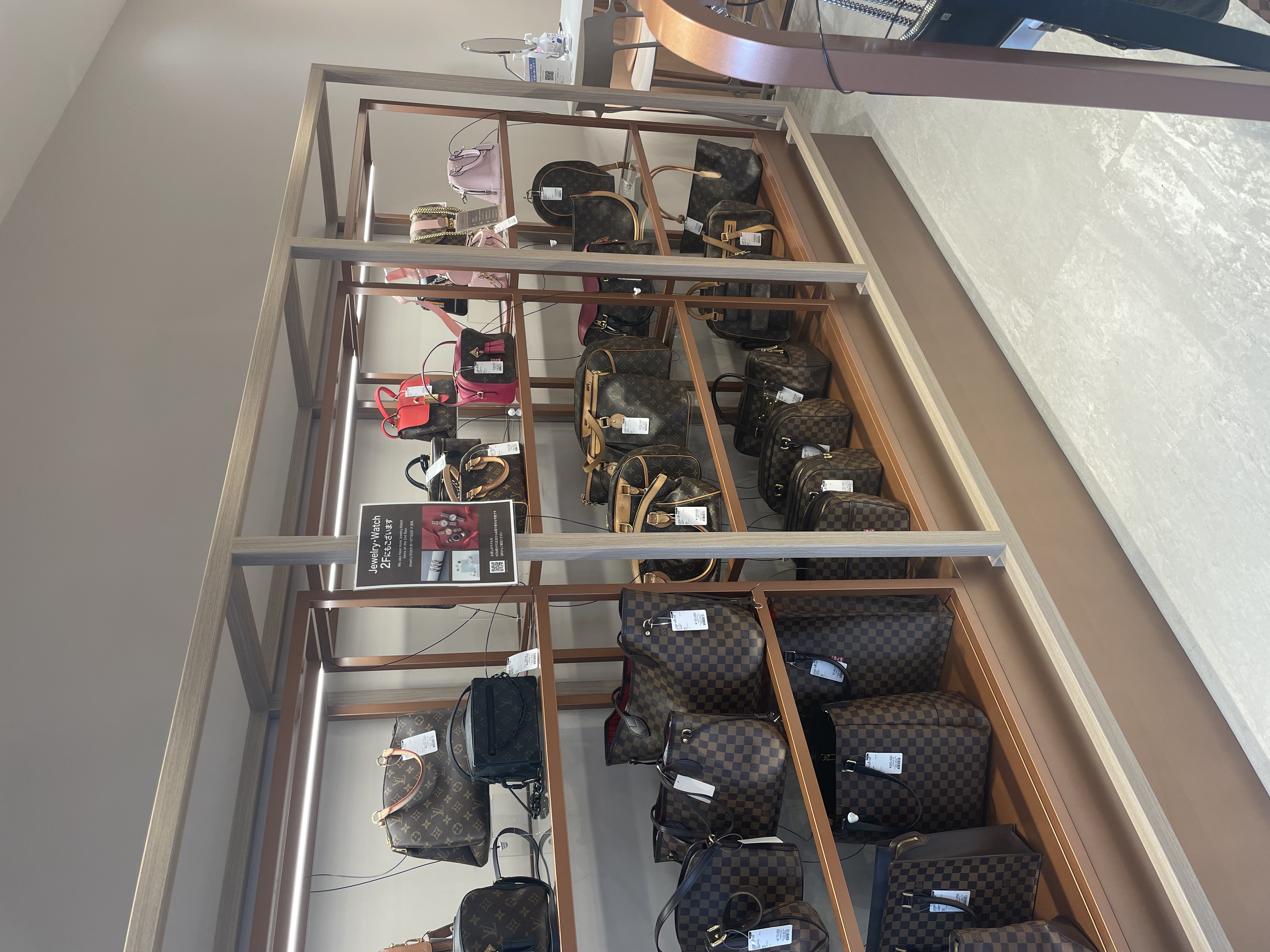 Images KOMEHYO（コメ兵）天神店