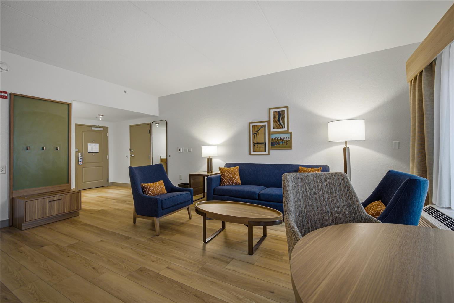 Guest room 