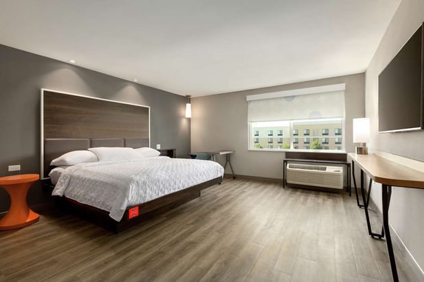 Images Tru by Hilton Wichita Northeast