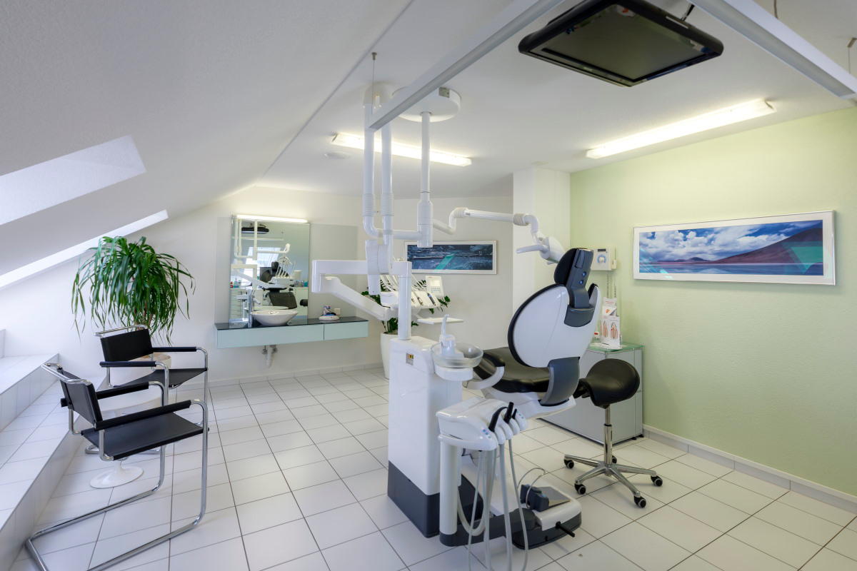 Dr. med. dent. Aeschbacher Walter, Wangenstrasse 10 in Herzogenbuchsee