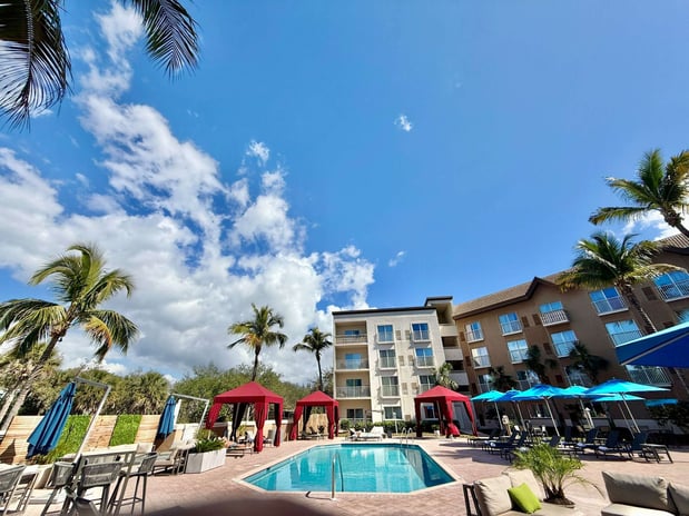 Images Holiday Inn Express & Suites Naples Downtown - 5th Avenue by IHG