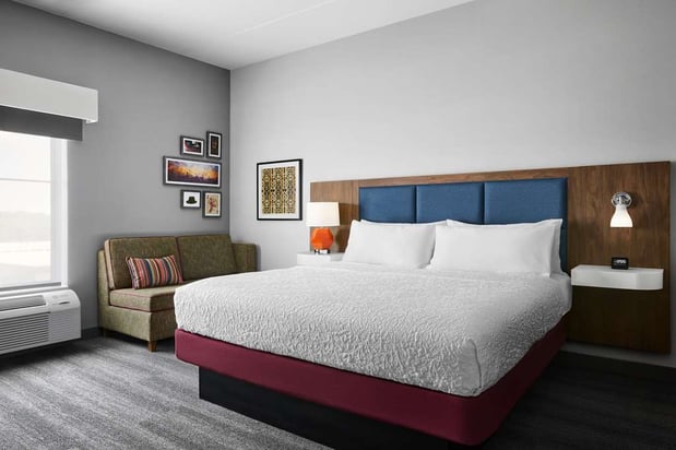 Images Hampton Inn & Suites Charlotte Steele Creek