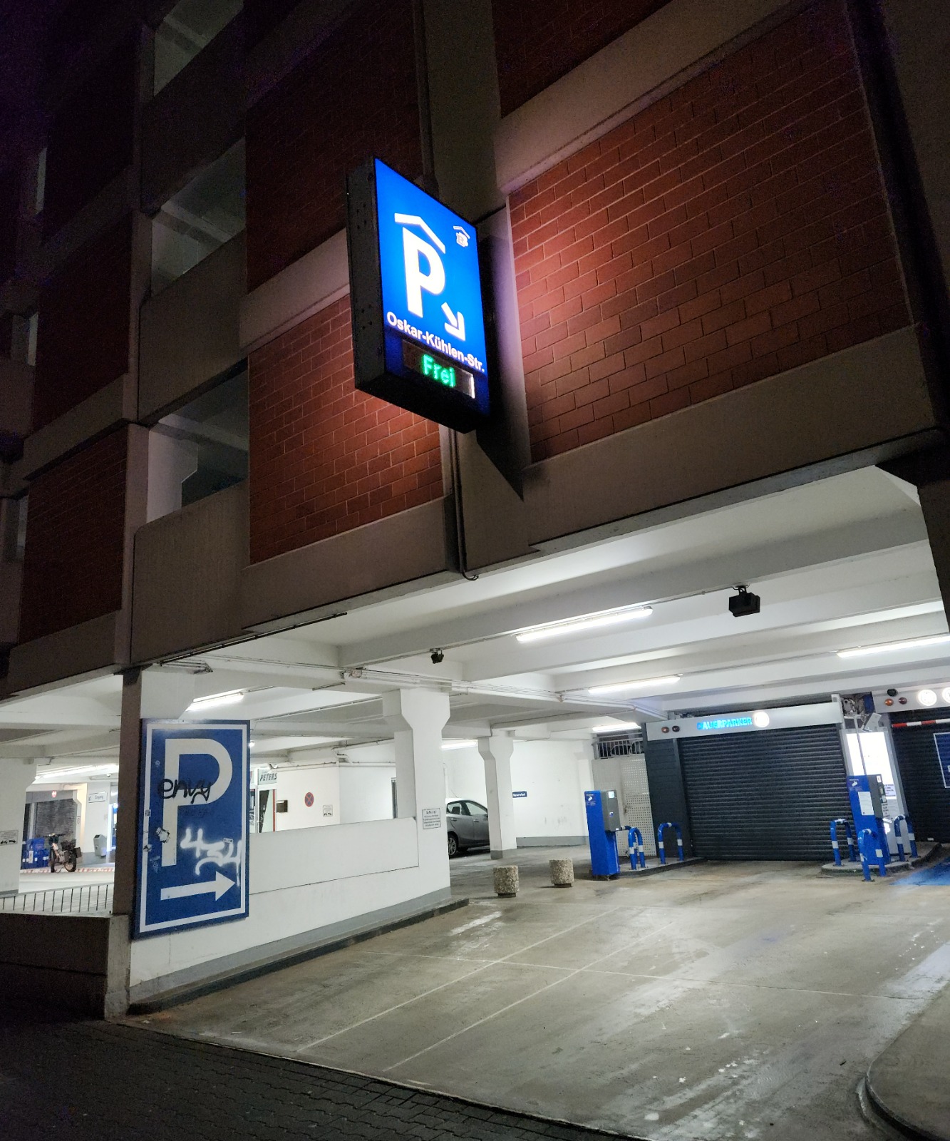 B+B Parkhaus, Oskar-Kühlen-Straße 1-15 in Mönchengladbach