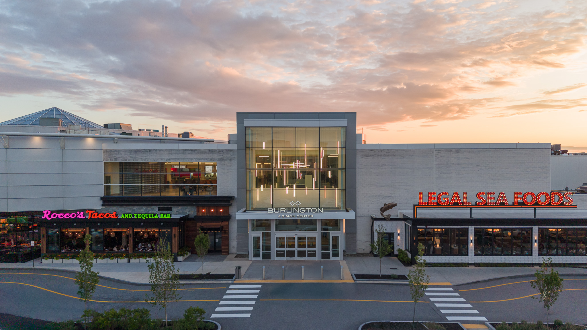 Rocco’s Tacos & Tequila Bar is officially open at the Burlington Mall. 