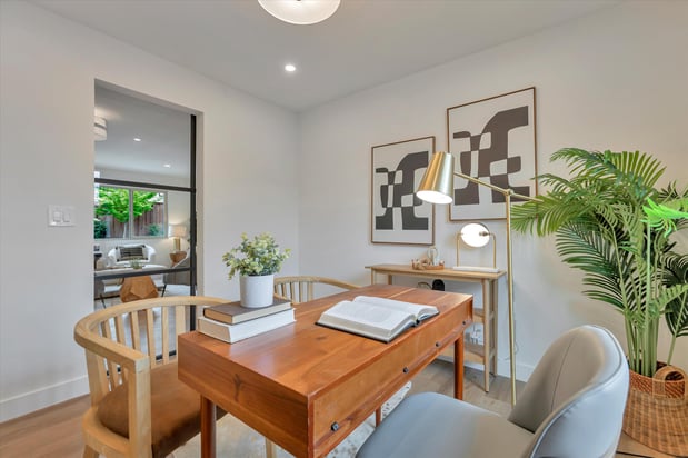 Images Coldwell Banker Realty: Lauren Kraus