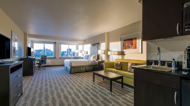 Images Holiday Inn Express & Suites Colorado Springs Central by IHG