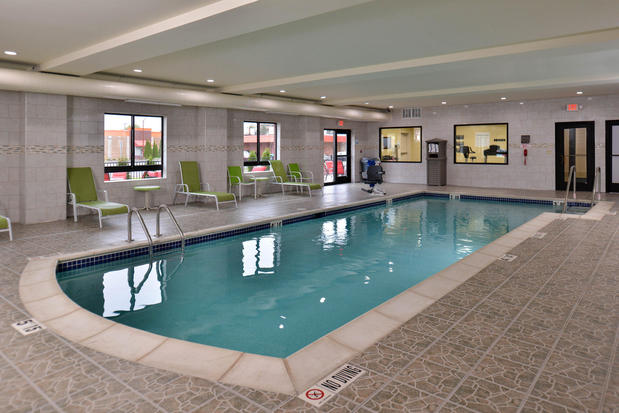 Images Holiday Inn Express & Suites Dearborn SW - Detroit Area by IHG