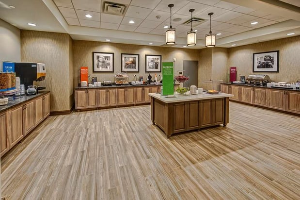 Images Hampton Inn & Suites Franklin Berry Farms