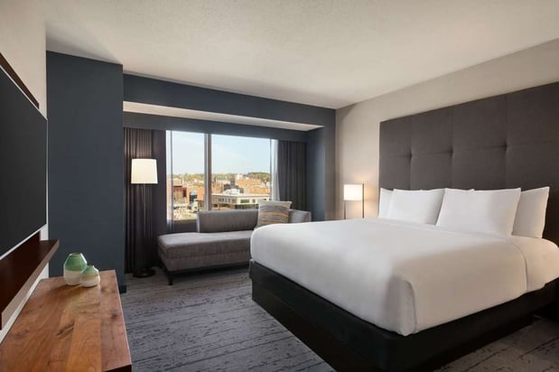 Images Hotel Champlain Burlington, Curio Collection by Hilton