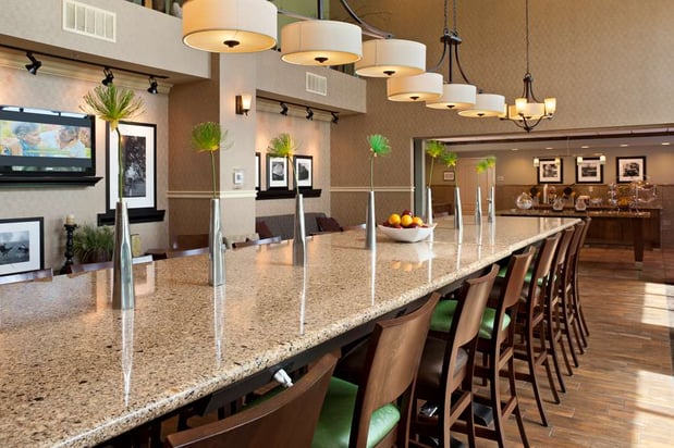 Images Hampton Inn & Suites Lincoln Northeast I-80