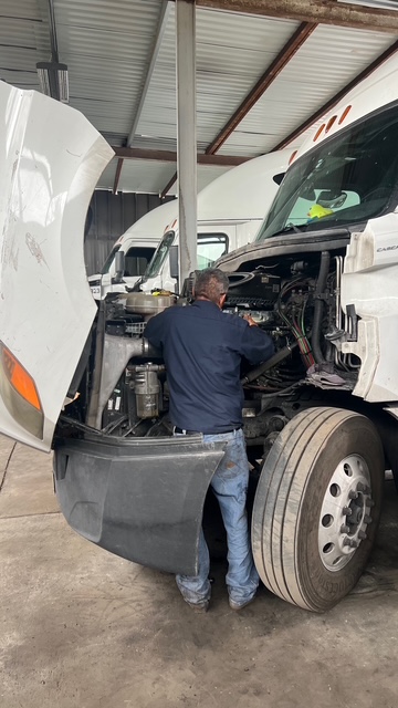 Trailer Repair Services-J&G Truck Repair Inc