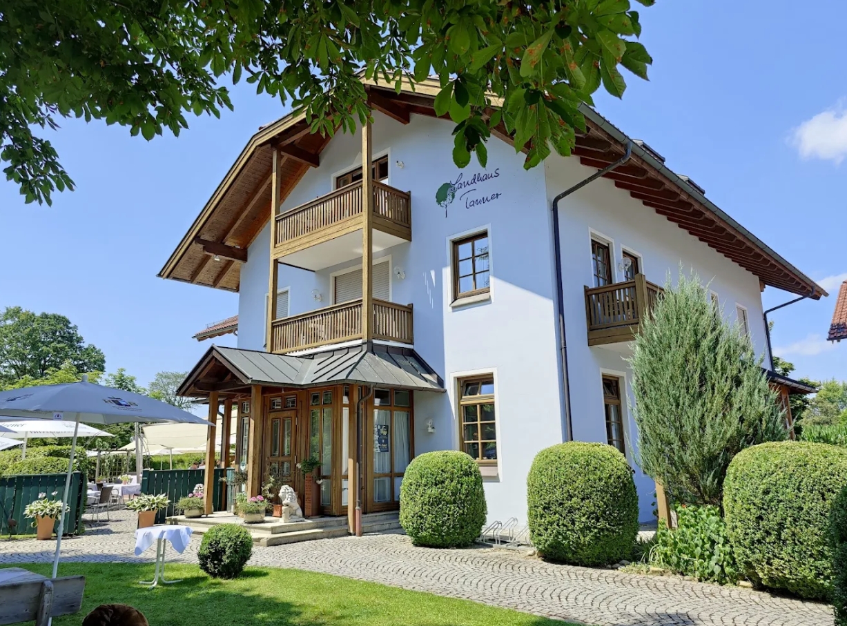 Hotel Restaurant Landhaus Tanner, Aglassing 1 in Waging am See