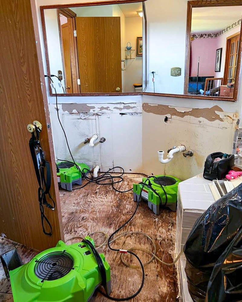 Anyone can sustain water damage. Call SERVPRO of Central Schaumburg/West Bloomingdale and we'll come to your aid!