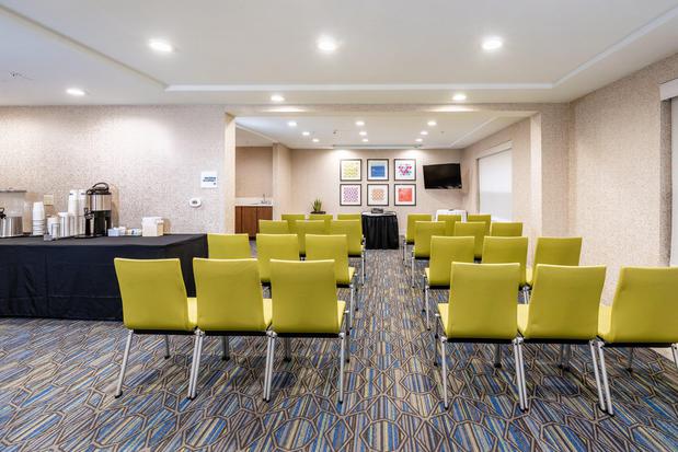Images Holiday Inn Express & Suites Fremont - Milpitas Central by IHG