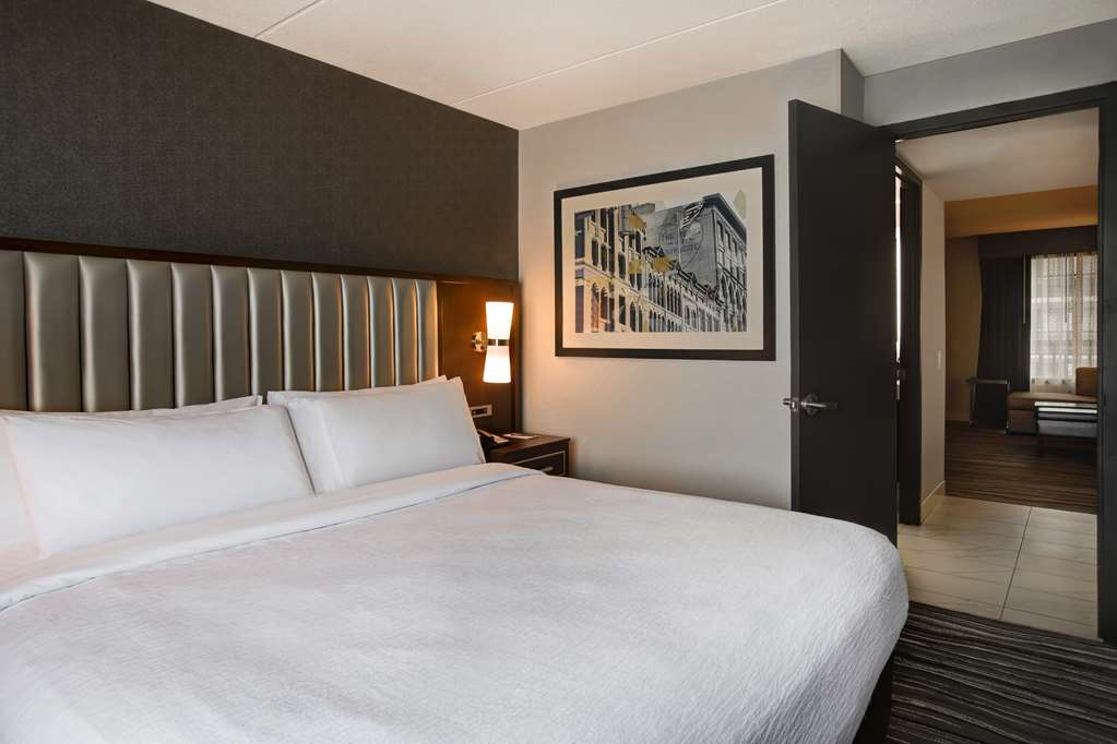 Guest room Embassy Suites by Hilton Syracuse East Syracuse (315)446-3200