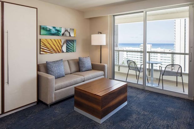 Images Hilton Garden Inn Waikiki Beach