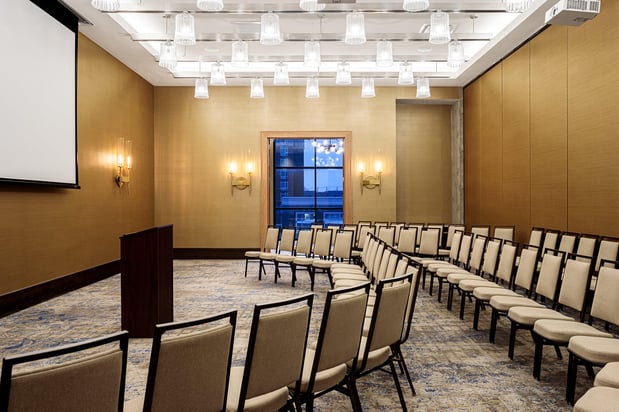 Images Holiday Inn & Suites Nashville Downtown - Broadway by IHG