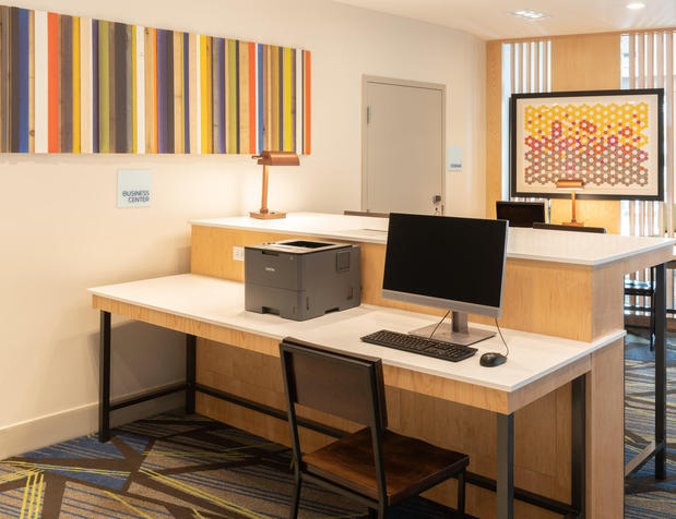 Images Holiday Inn Express & Suites Doral - Miami by IHG