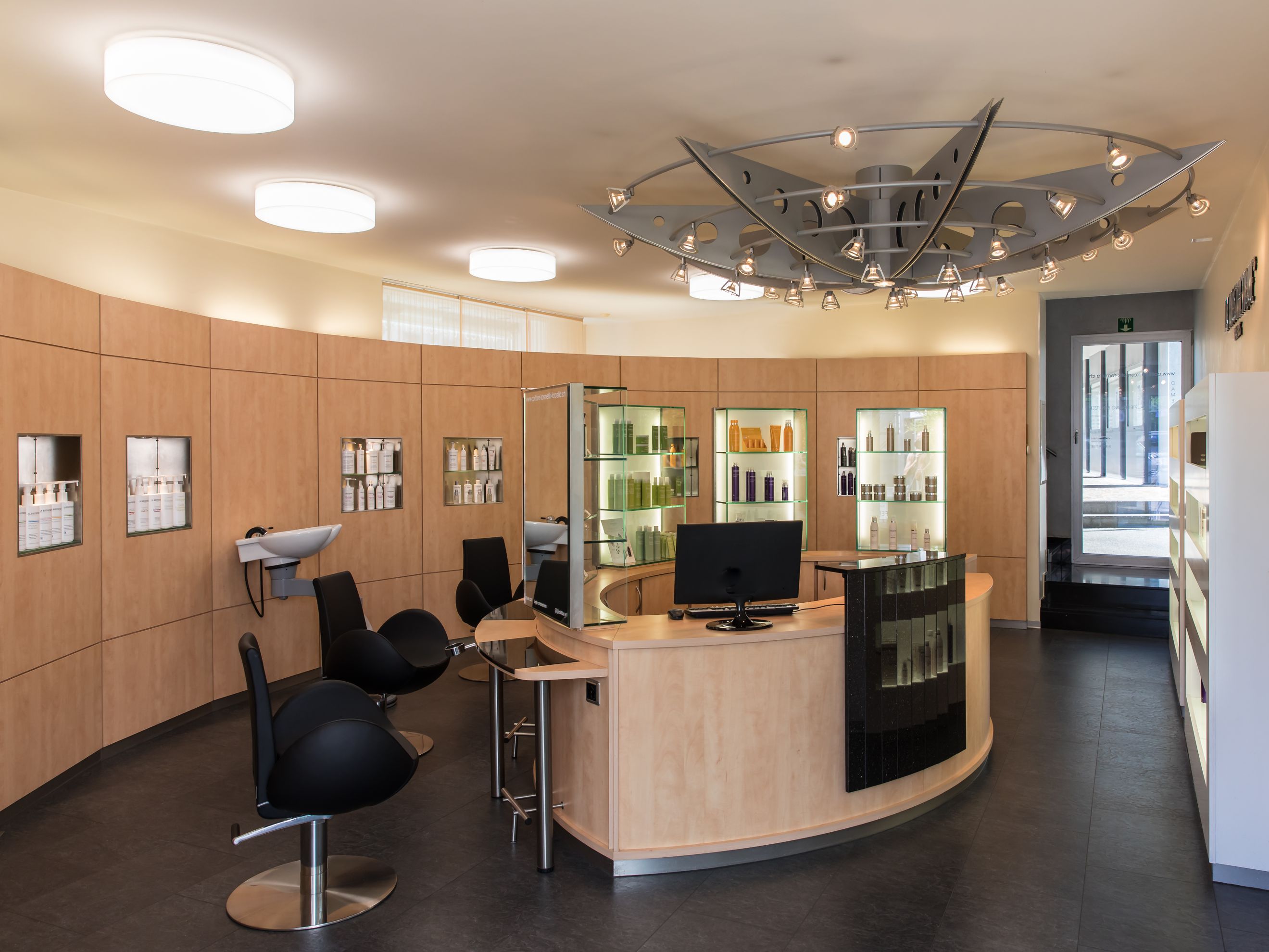 COIFFURE RF ROBERT FORCELLA, Hauptstrasse 37 in Arlesheim