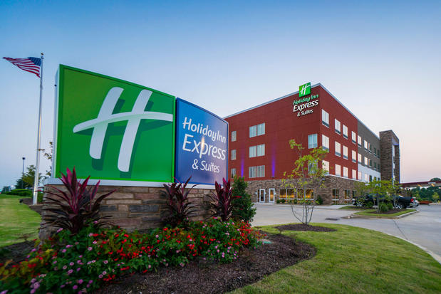 Images Holiday Inn Express & Suites Southaven Central - Memphis, an IHG Hotel