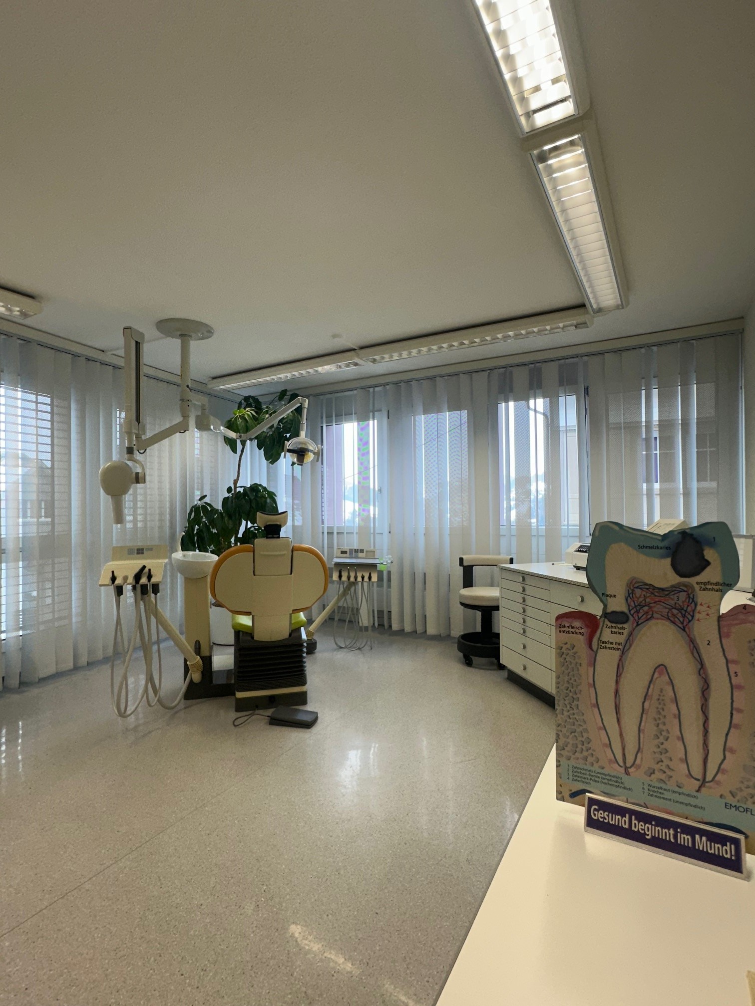 Bilder Zahnarztpraxis med. dent. Andreas Loboda