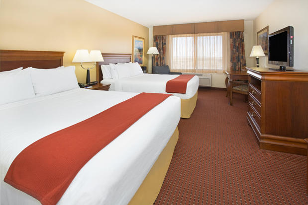 Images Holiday Inn Express & Suites Las Vegas, an IHG Hotel