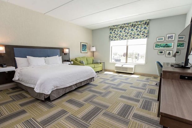 Images Hampton Inn & Suites Syracuse North Airport Area