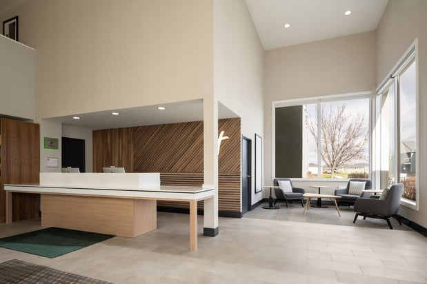 Images Holiday Inn Ontario by IHG