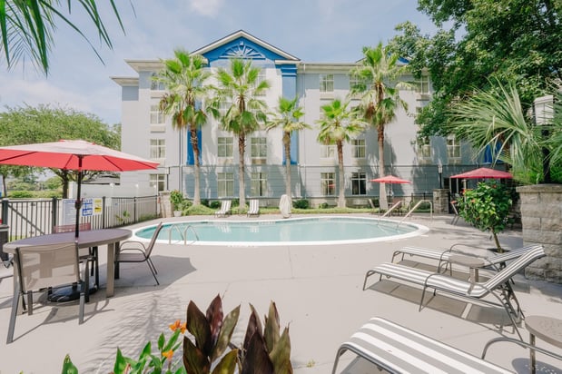 Images Holiday Inn Express & Suites Charleston-Ashley Phosphate by IHG