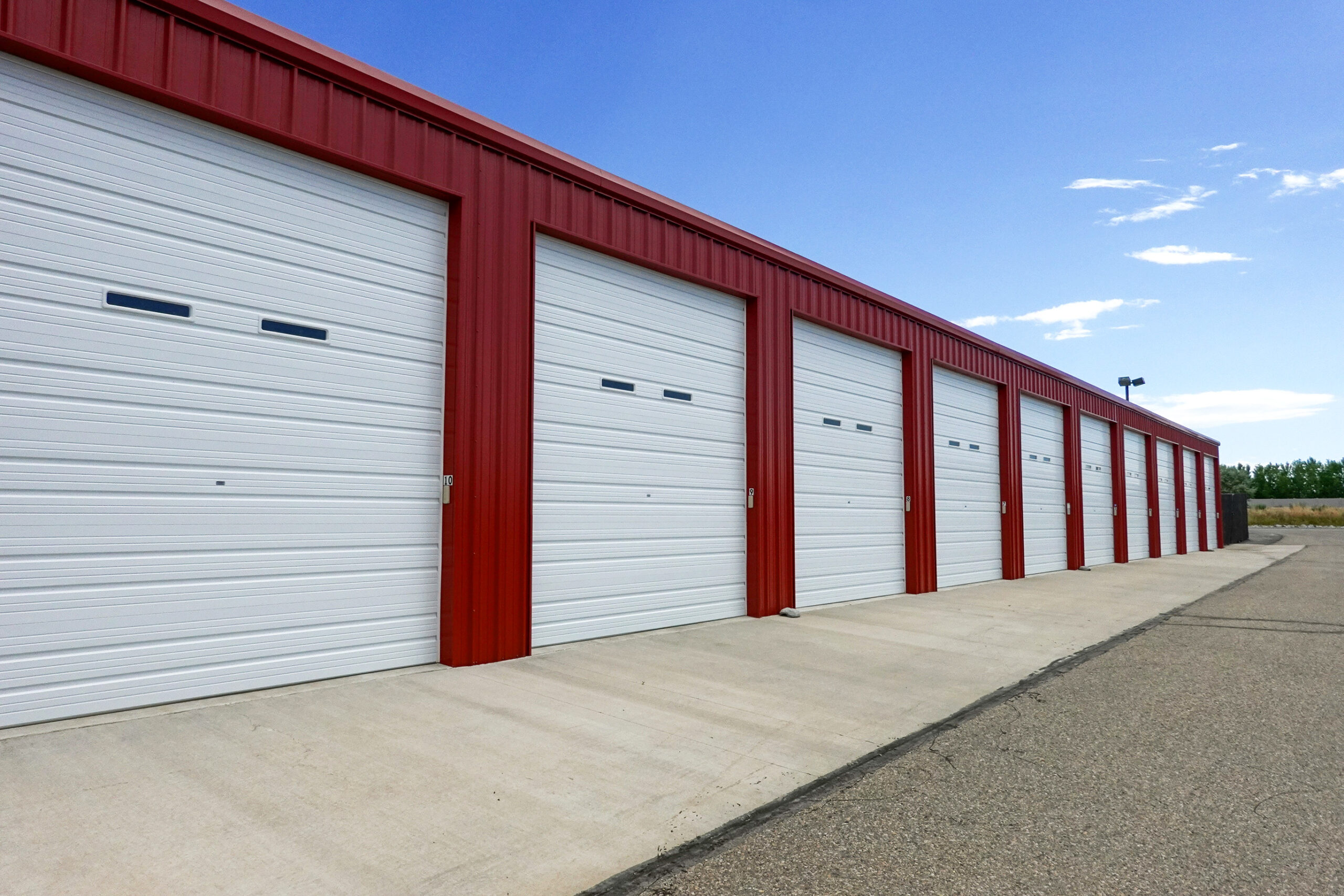Extra large enclosed vehicle storage minutes from I-25