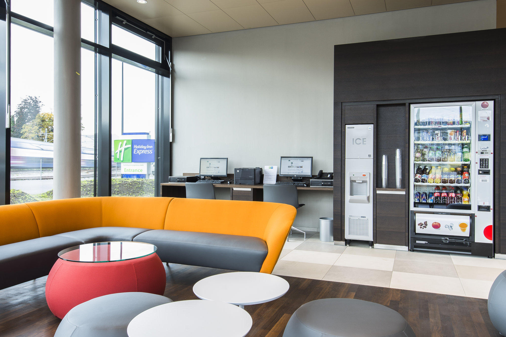 Holiday Inn Express Affoltern am Albis, an IHG Hotel - CLOSED, Obstgartenstrasse 7 in Affoltern am Albis