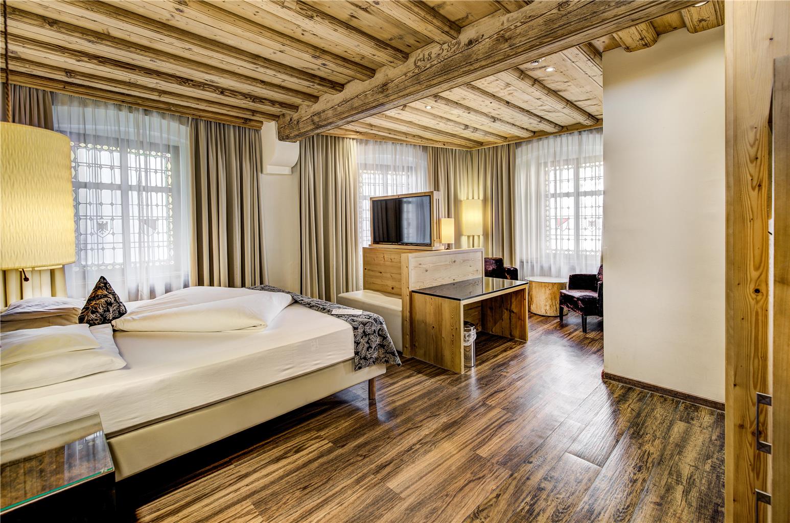 Hotel Goldener Adler, BW Signature Collection, Herzog - Friedrich Str 6 in Innsbruck