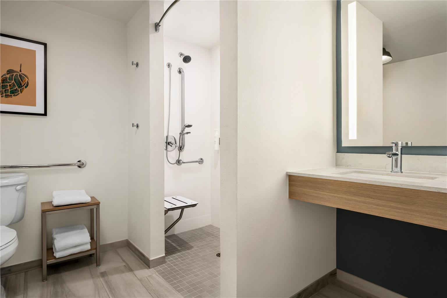 Guest room bath