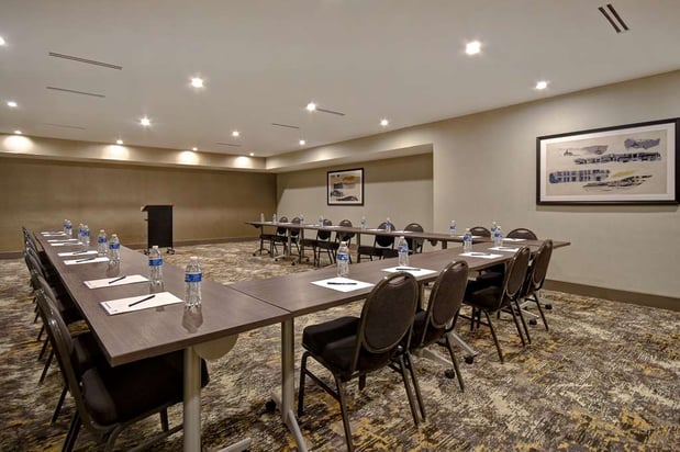 Images DoubleTree by Hilton St. Louis Airport