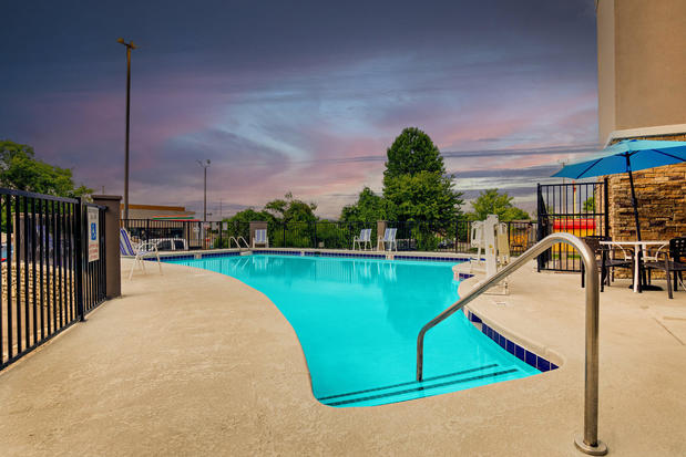 Images Holiday Inn Express Nashville W I40/Whitebridge Rd by IHG