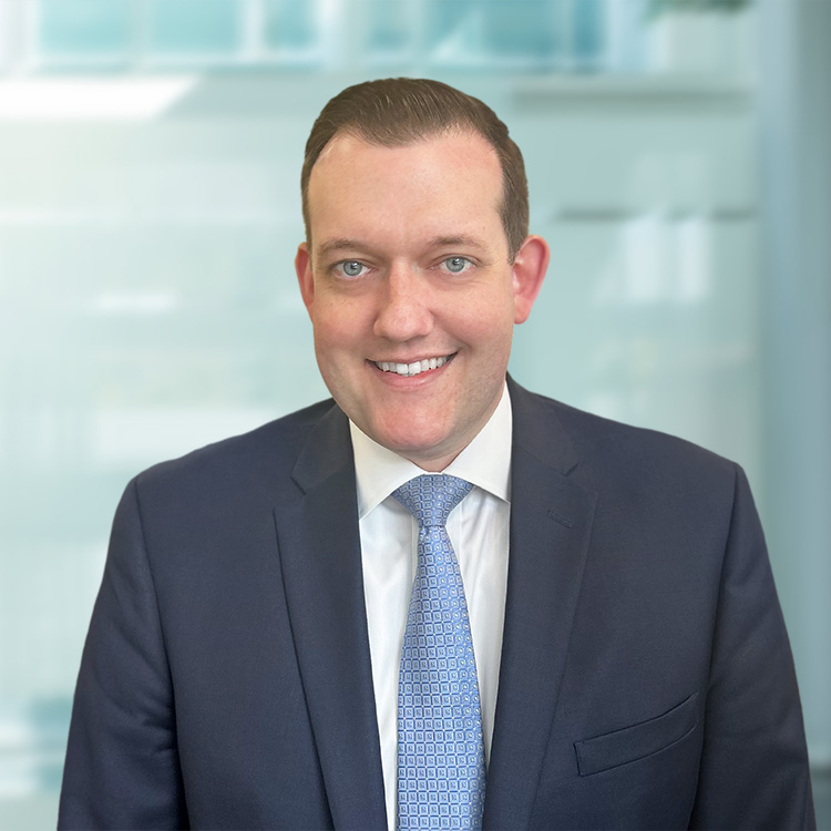Headshot of Matthew W. Smith, a wealth advisor at Chase