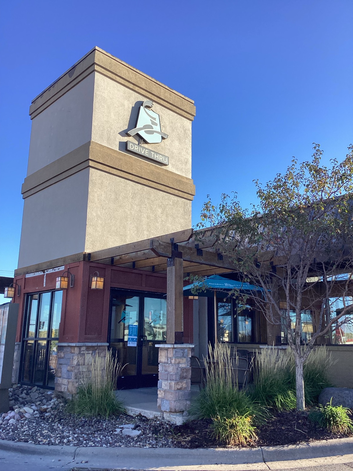 Storefront of the Caribou Coffee at 3100 White Bear Avenue North in Maplewood