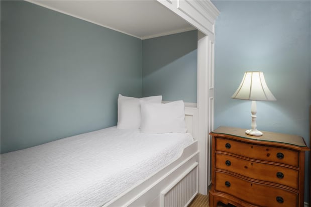 Images Best Western Grandma's Feather Bed