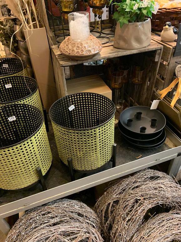 Images Heby Blomsterhandel & Begravningsbyrå