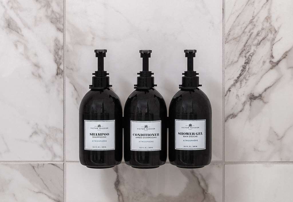 Guest room bath