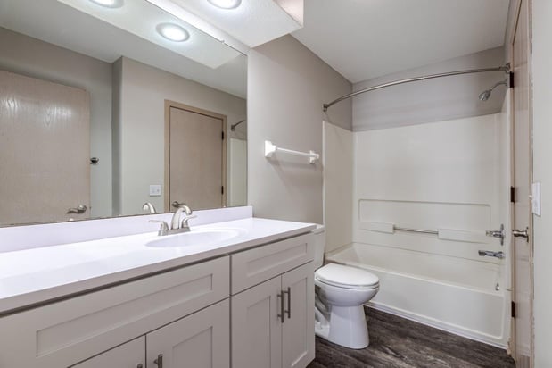 Images Eastpointe Lakes Apartments and Townhomes