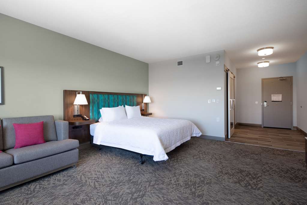 Images Hampton Inn & Suites by Hilton Edmonton St. Albert