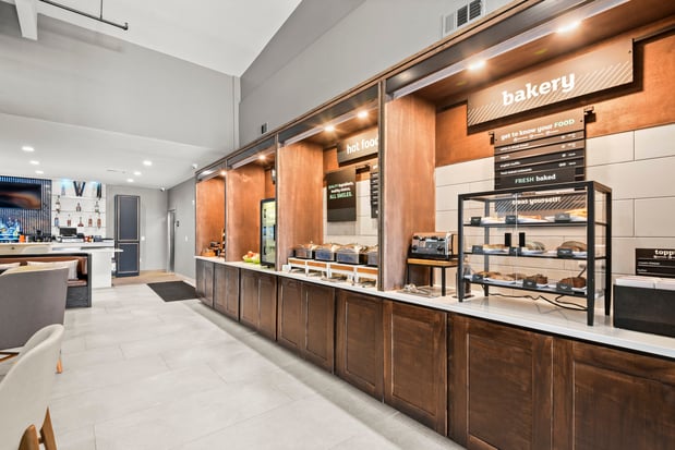 Images Holiday Inn Gonzales by IHG